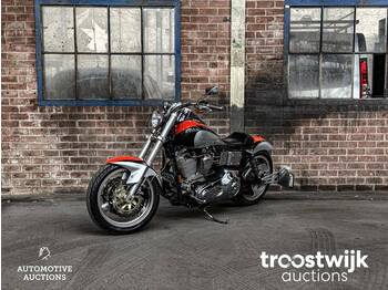 Motocyclette Harley-Davidson DYNA Custom: photos 1