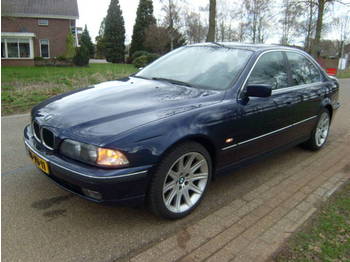 BMW 528i - Voiture