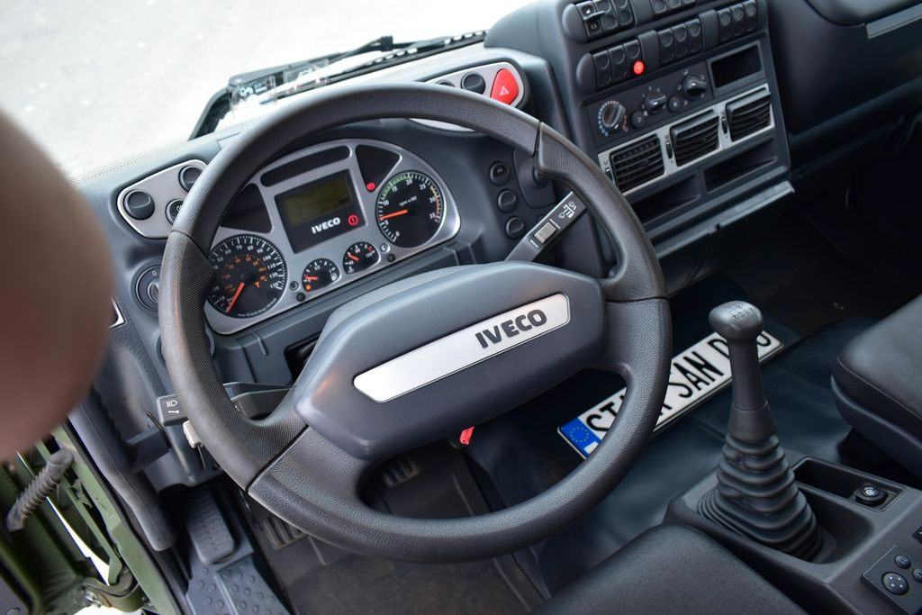 Camion fourgon Iveco 100E21 EUROCARGO 4x4 OFF ROAD CAMPER WINDE: photos 15