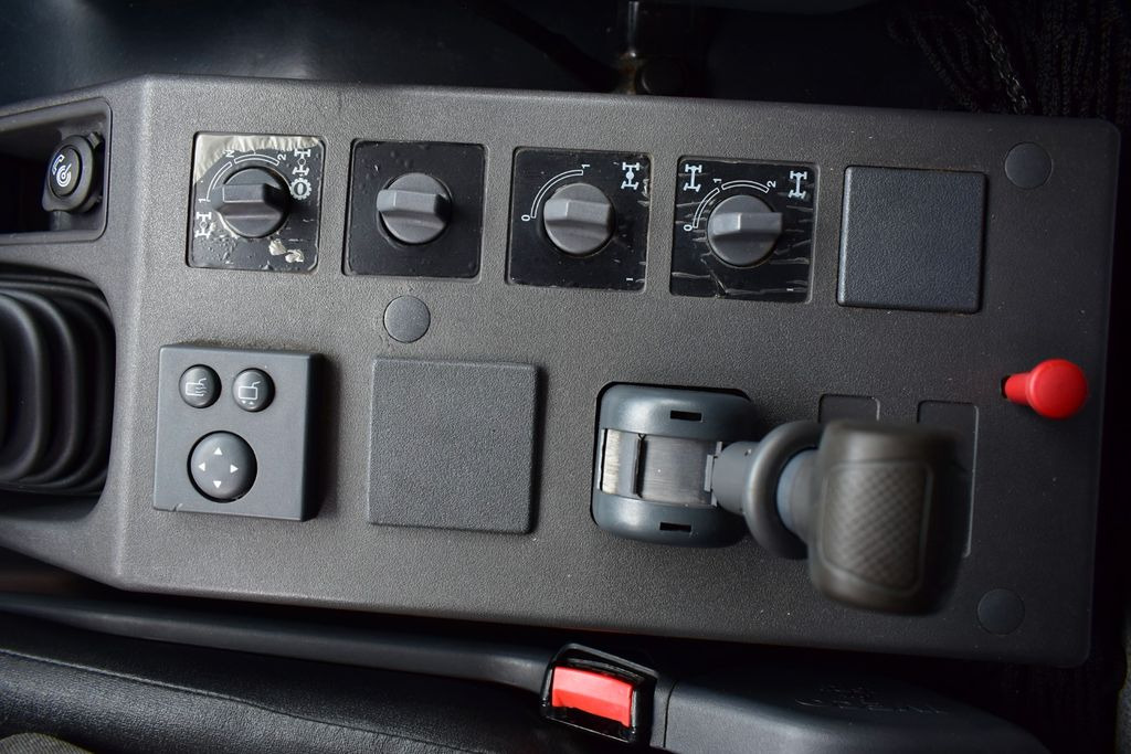 Camion fourgon Iveco 100E21 EUROCARGO 4x4 OFF ROAD CAMPER WINDE: photos 21