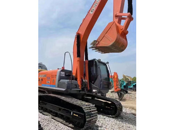 Pelle sur chenille 20 ton Korea Original made HITACHI ZX200 used hydraulic crawler excavator good condition on sale: photos 3