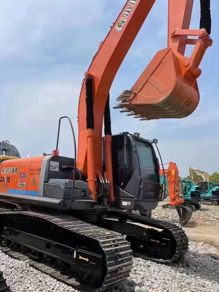 Pelle sur chenille 20 ton Korea Original made HITACHI ZX200 used hydraulic crawler excavator good condition on sale: photos 3