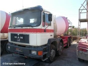 MAN 32322 - Camion malaxeur