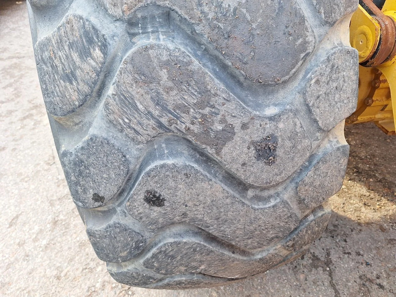 Chargeuse sur pneus Caterpillar 972M Met EPA: photos 9