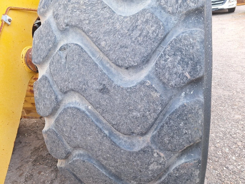 Chargeuse sur pneus Caterpillar 972M Met EPA: photos 11