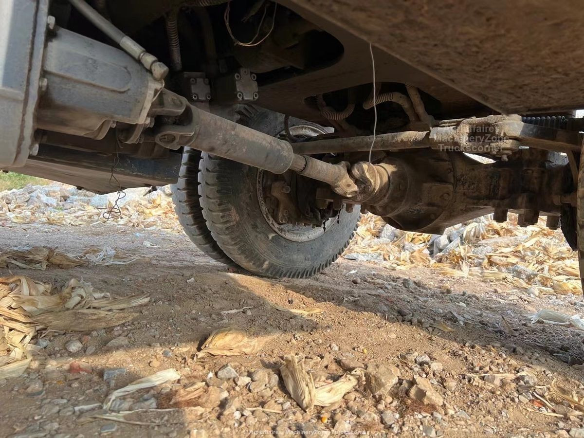 Pelle sur pneus Kobelco 100: photos 3