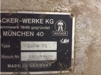 Reserviert • Gelöscht • 
                    Rüttelplatte Wacker DVPN 75 - Plaque vibrante: photos 3