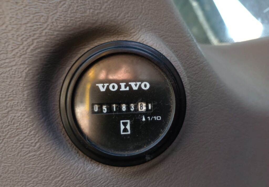 Pelle sur chenille Volvo EC300DNL: photos 10