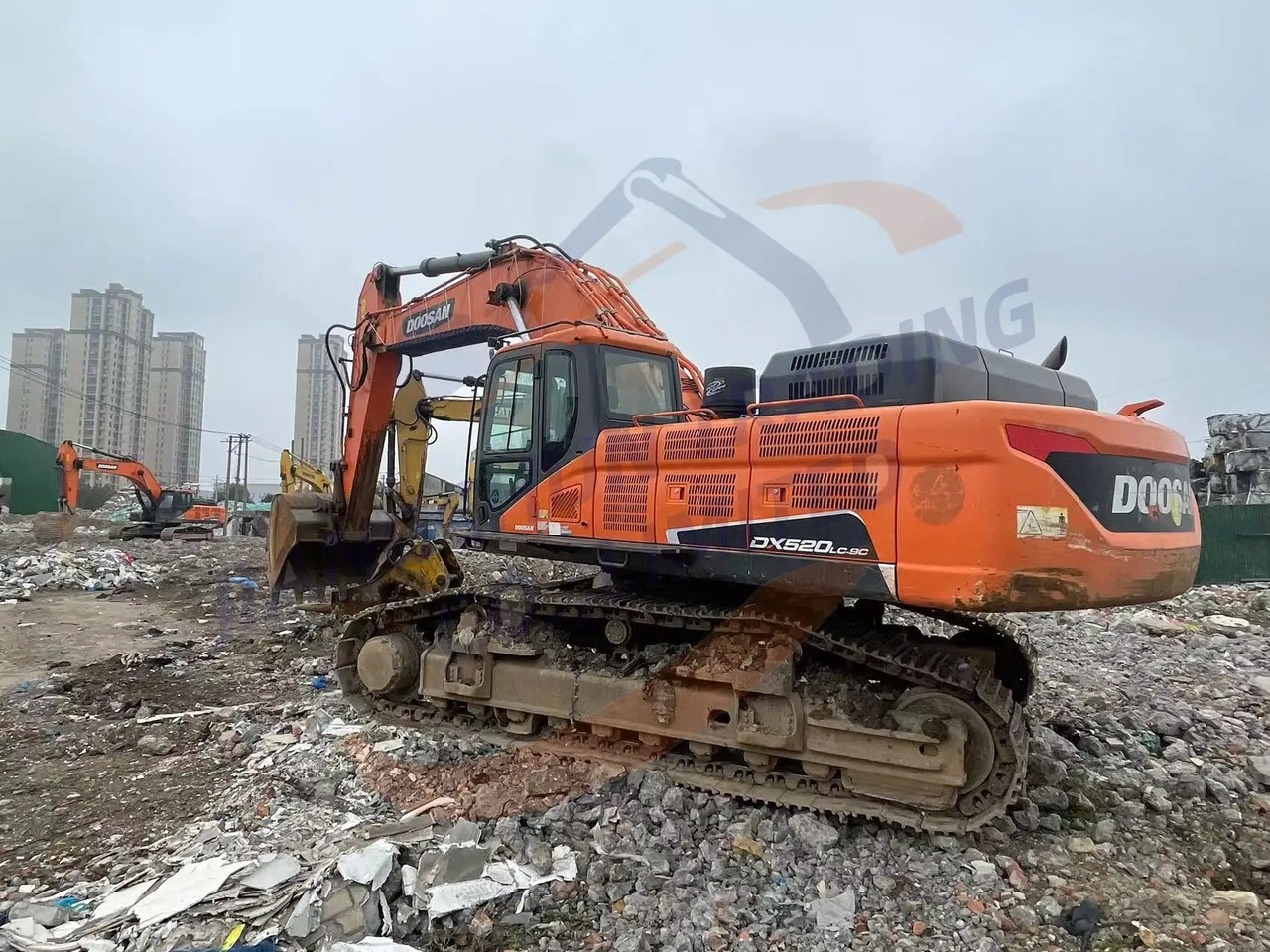 Pelle sur chenille new arrival Used Doosan excavator DX520LC-9C in good condition for sale in good condition: photos 2