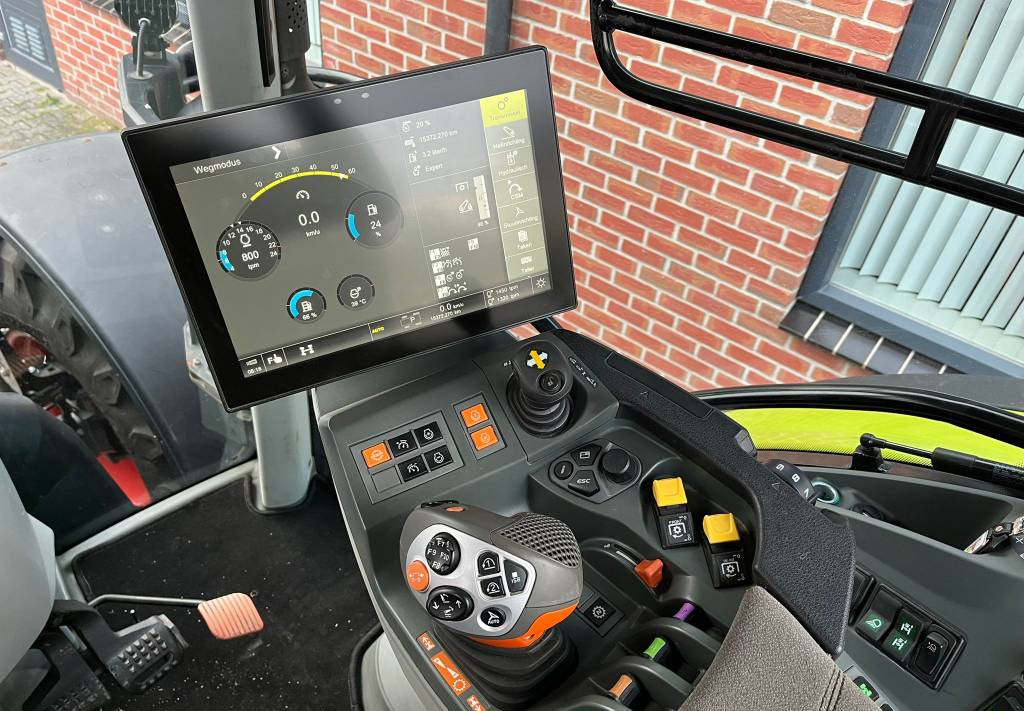Tracteur agricole CLAAS Arion 550 Cmatic: photos 11