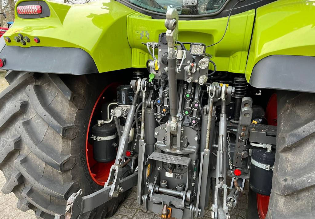 Tracteur agricole CLAAS Arion 550 Cmatic: photos 9