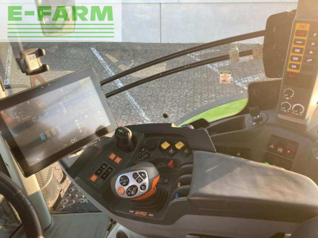 Tracteur agricole CLAAS arion 660 st4 cmatic: photos 10