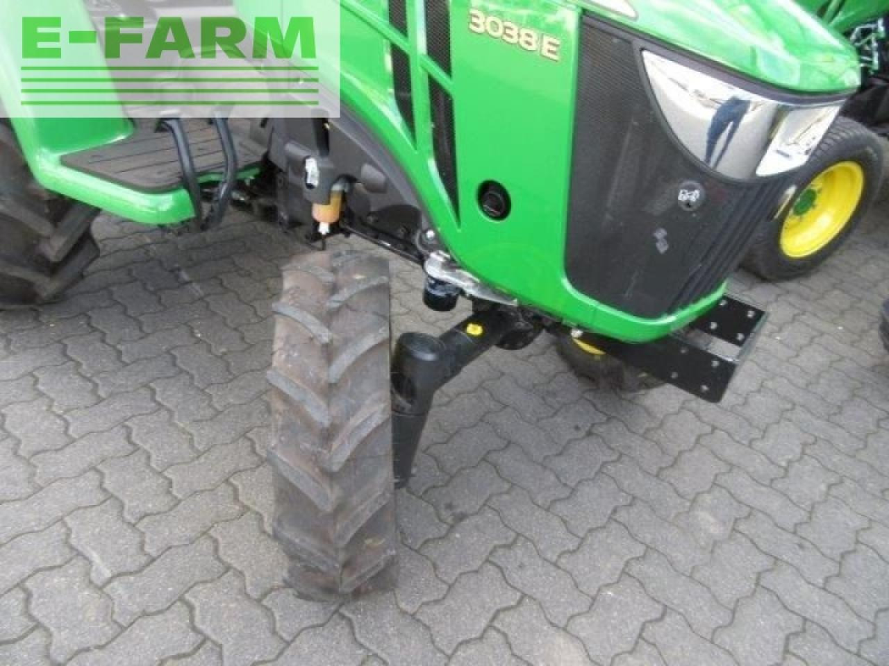 Tracteur agricole John Deere 3038e as groß: photos 2
