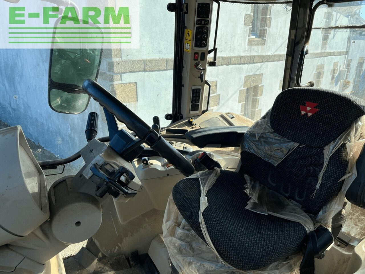 Tracteur agricole Massey Ferguson 5711 essential mr: photos 5