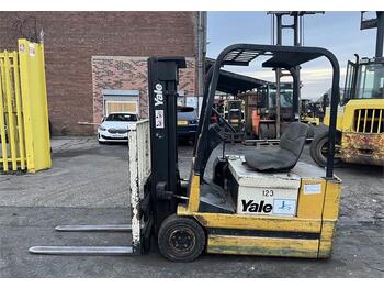Chariot élévateur électrique Yale ERP030