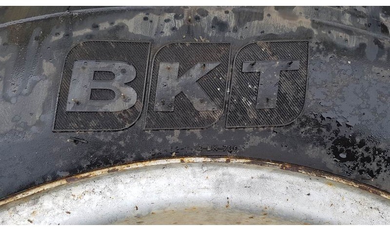 Pneus et jantes pour Engins de chantier BKT 405/70-20 (16/70-20) - Tyre/Reifen/Band: photos 3