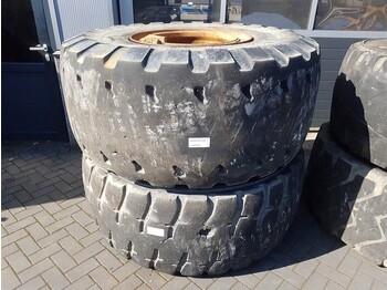 Pneus et jantes pour Engins de chantier Case 921C-Michelin 26.5R25-Tire/Reifen/Band: photos 4