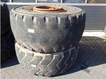 Pneus et jantes pour Engins de chantier Case 921C-Michelin 26.5R25-Tire/Reifen/Band: photos 3