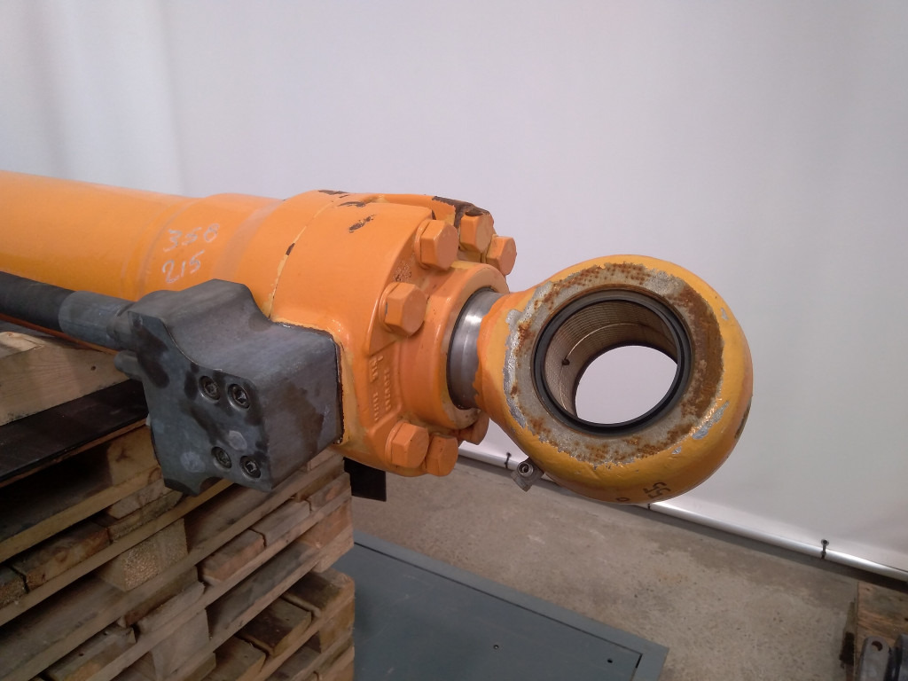 Vérin hydraulique pour Engins de chantier Liebherr R944C SEW -: photos 3