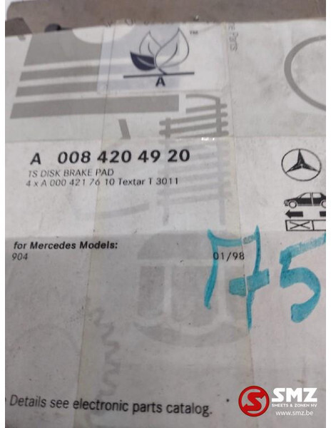 Plaquettes de frein pour Camion neuf Mercedes-Benz Set remblokken mercedes sprinter w901-w905 a008420: photos 2