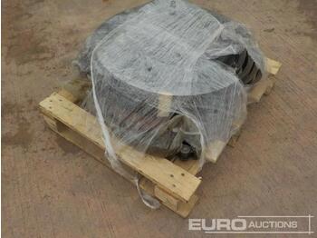 Chenille Pallet of Sprockets ,Chain, Belts: photos 1