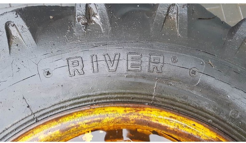 River 12.0/75-18 - Tyre/Reifen/Band - Pneus et jantes pour Engins de chantier: photos 3
