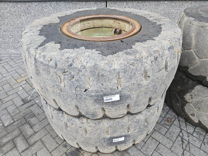 Terex TL260S-20.5R25-Tire/Reifen/Band - Pneus et jantes pour Engins de chantier: photos 3
