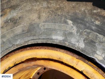 Roue complète pour Tombereau articulé Tires and rims for Volvo A40: photos 5
