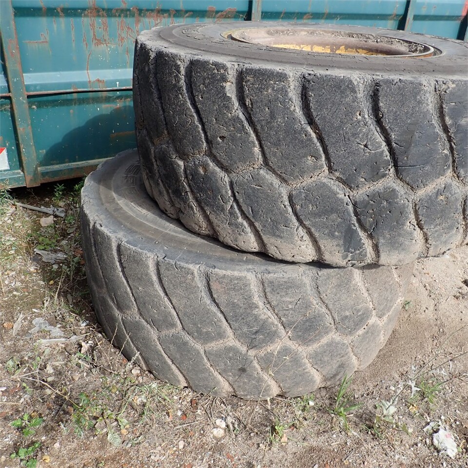 Roue complète pour Chargeuse sur pneus Volvo Hjul: photos 2