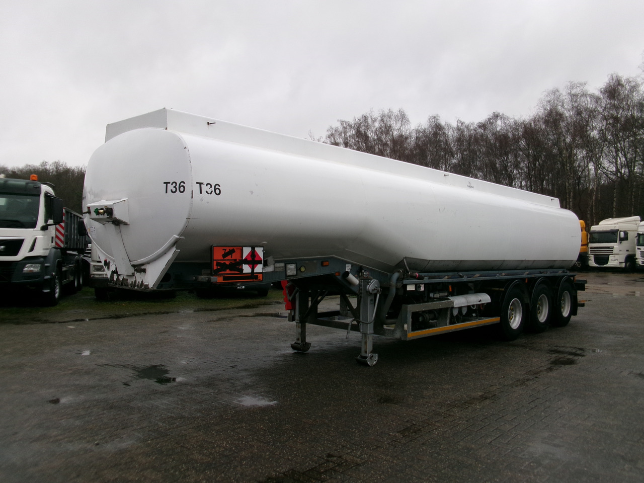 Crédit-bail de Crane Fruehauf Fuel tank alu 39 m3 / 1 comp + pump Crane Fruehauf Fuel tank alu 39 m3 / 1 comp + pump: photos 1
