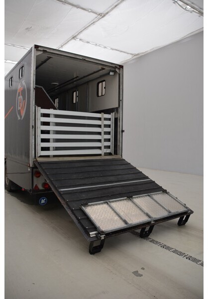 Semi-remorque chevaux DESOT Horse trailer (10 horses): photos 7