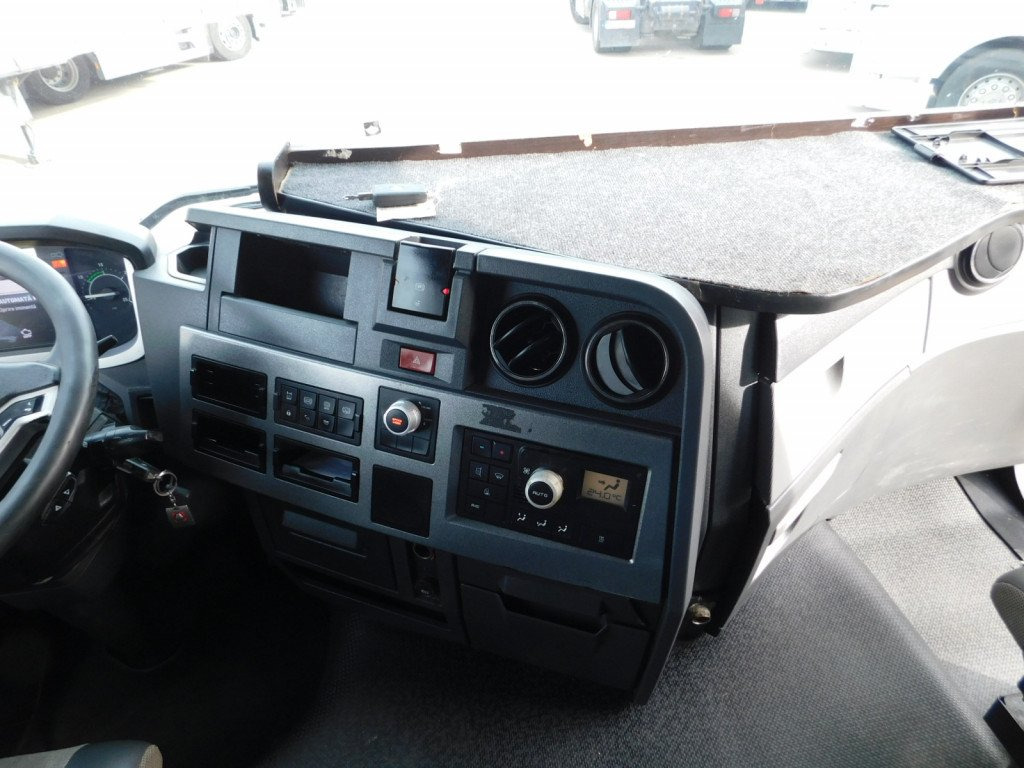 Tracteur routier Renault Dxi 470: photos 8