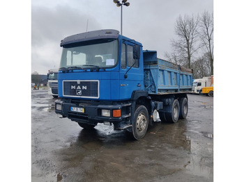 Camion benne MAN 26.372