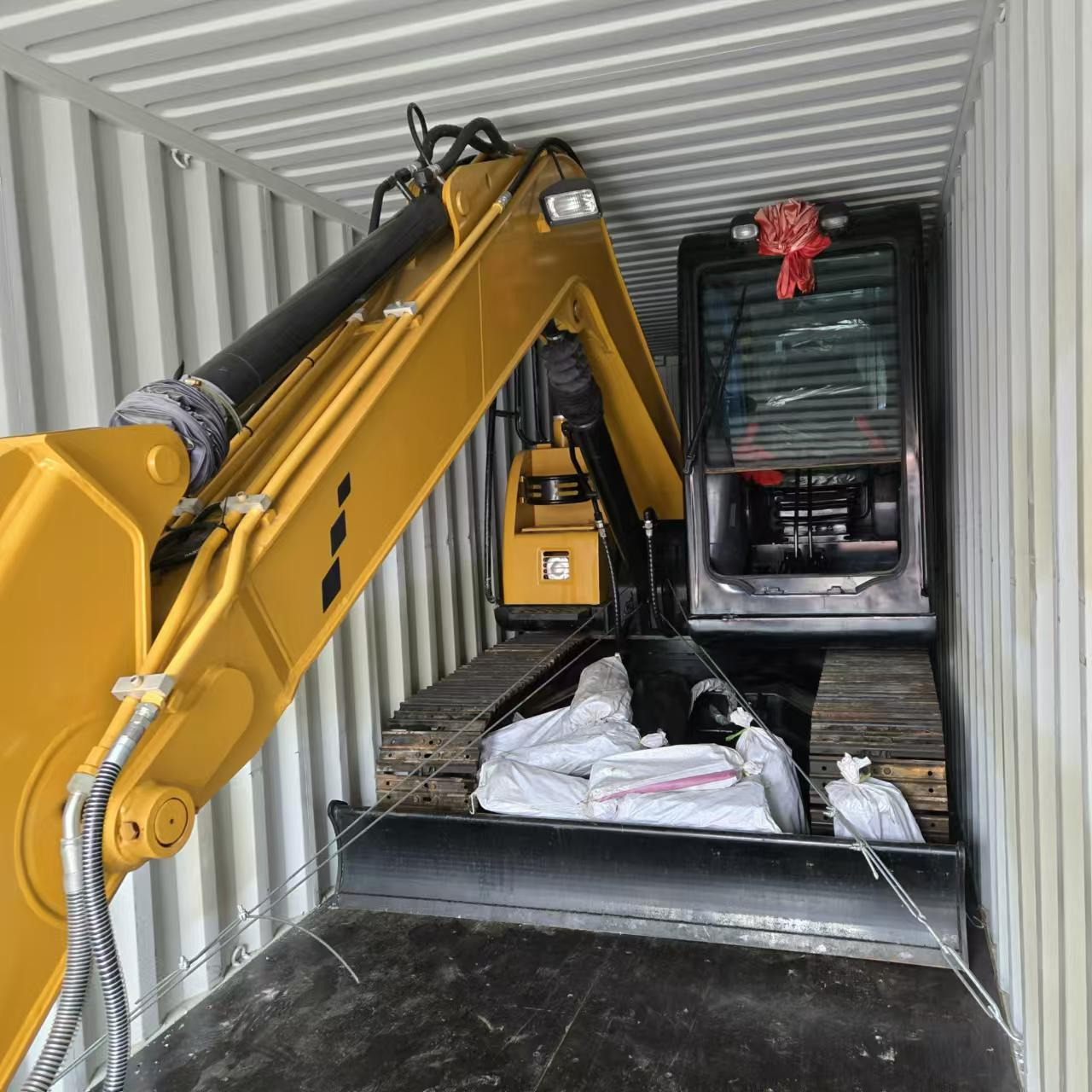 Toaks International Trading Company - Engins de chantier XCMG - Année: 2021 undefined: photos 16