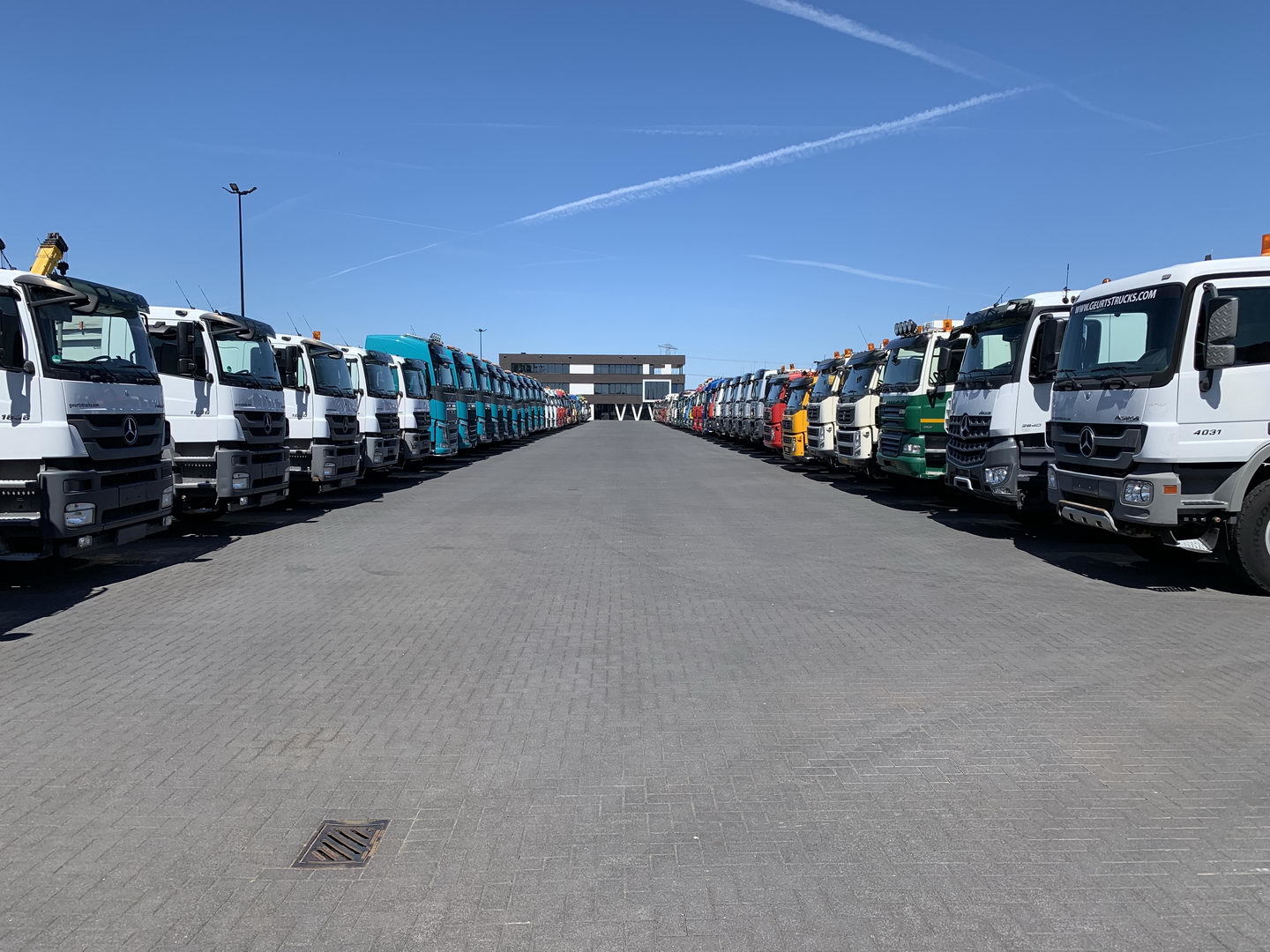 Geurts Trucks B.V. - Tracteurs routiers MERCEDES-BENZ undefined: photos 9