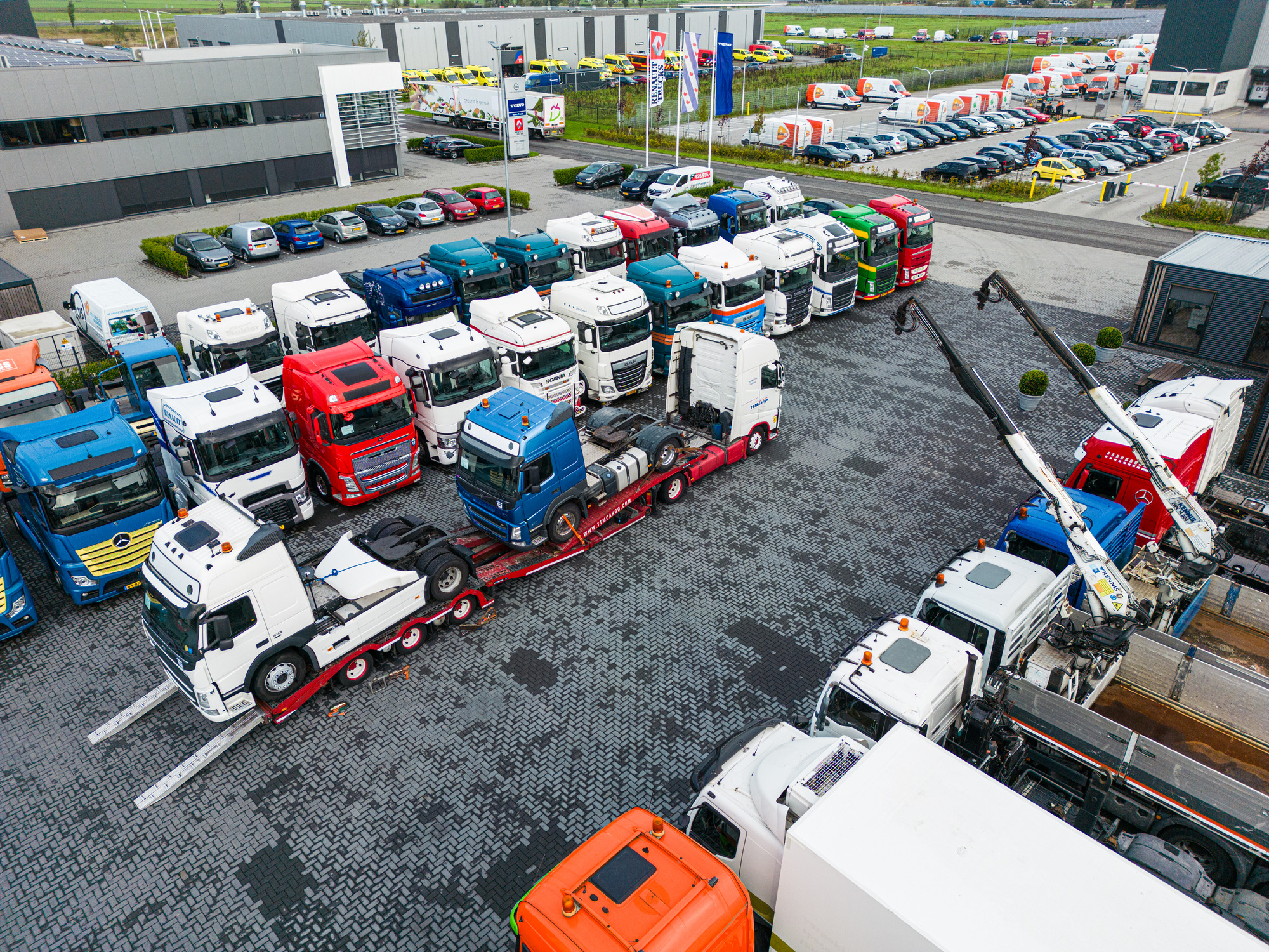 LVS Used TRUCKS undefined: photos 3