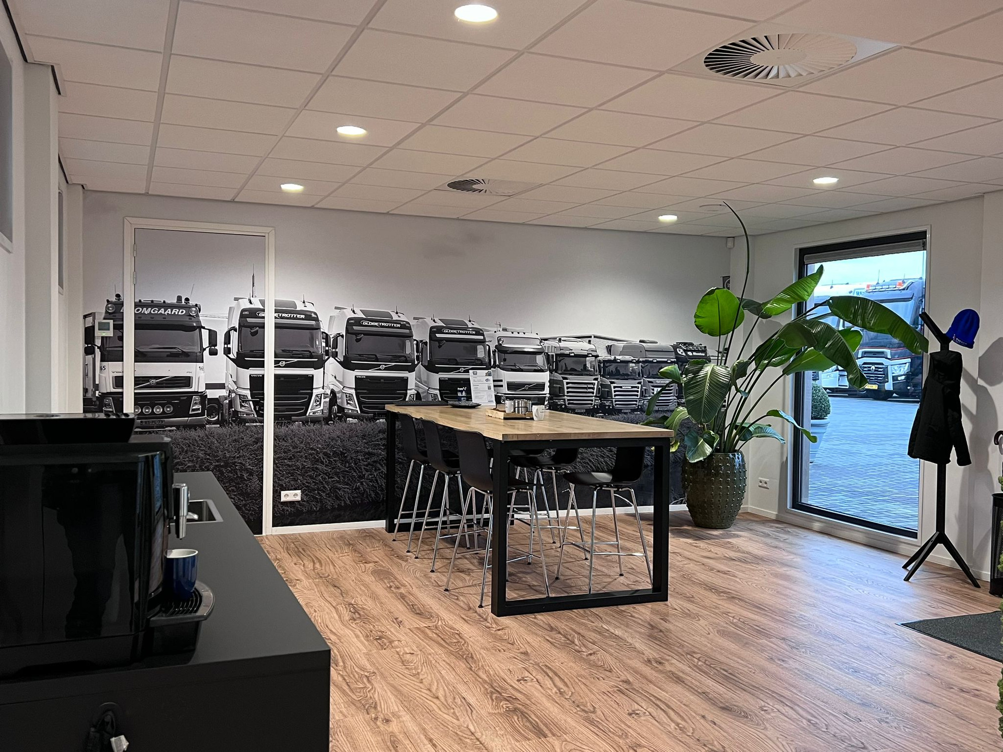 LVS Used TRUCKS undefined: photos 5