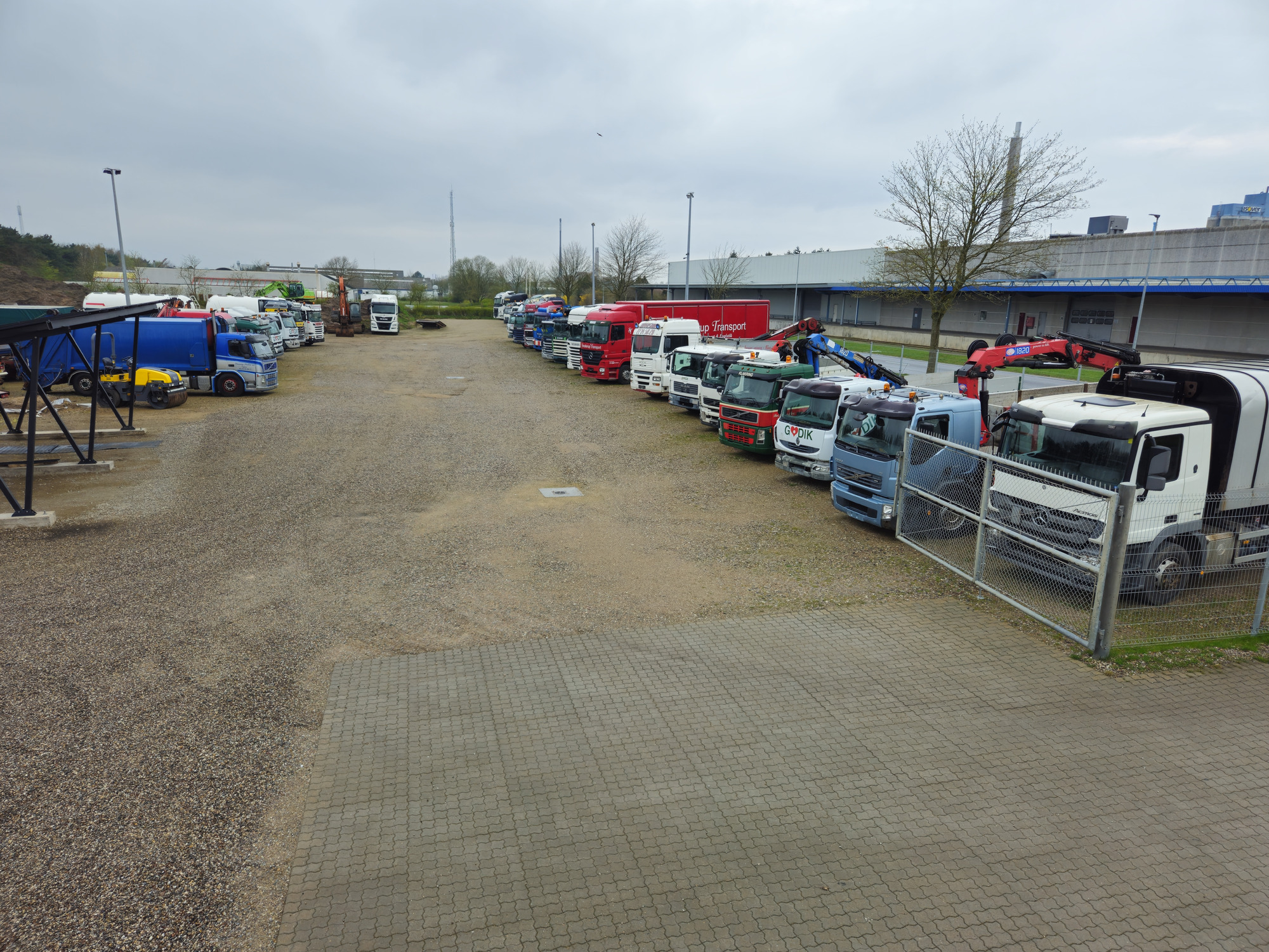 Wolther Trucks and Trading ApS - Camions RENAULT Midlum undefined: photos 2