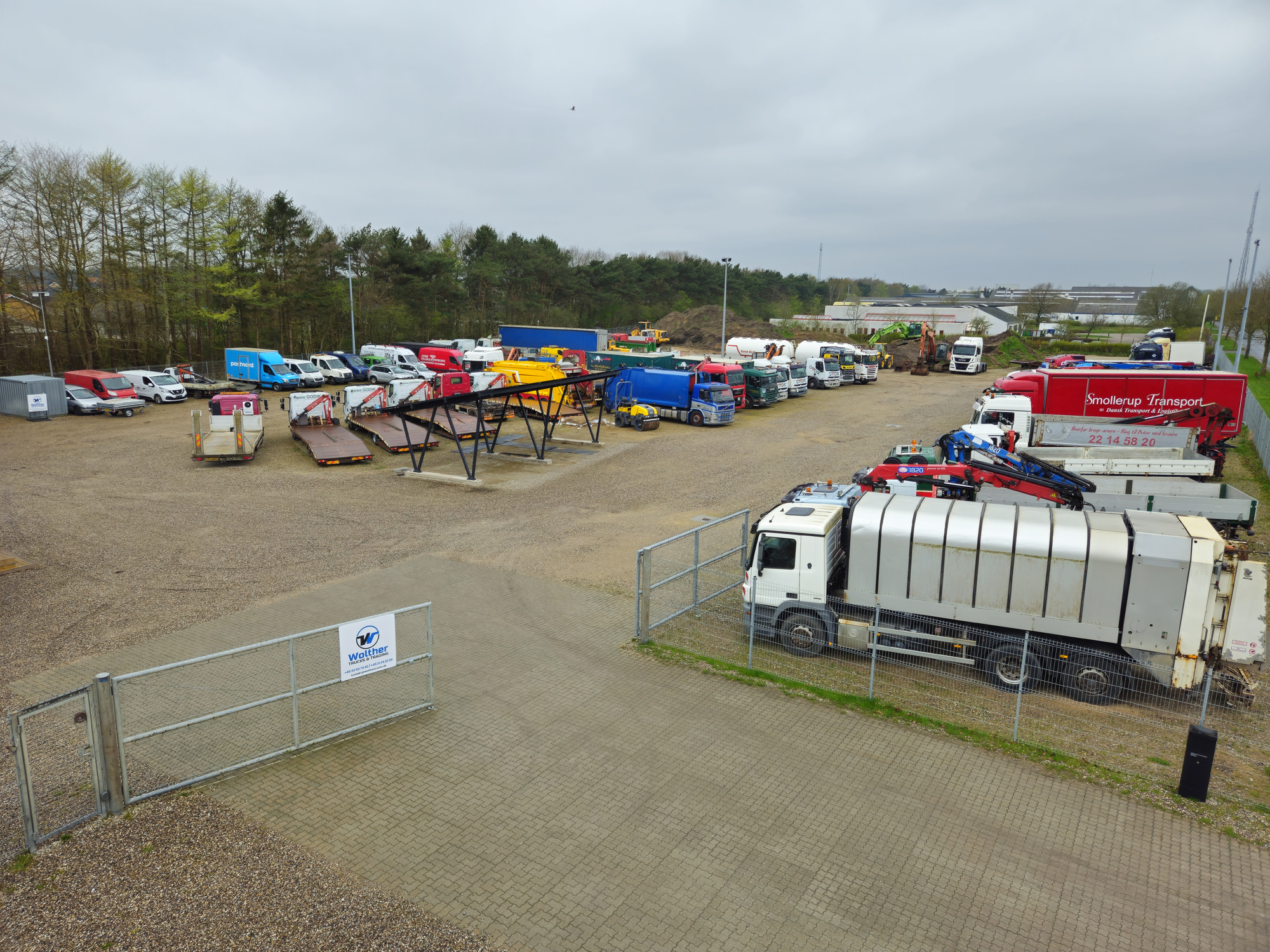 Wolther Trucks and Trading ApS - Camions RENAULT Midlum undefined: photos 1