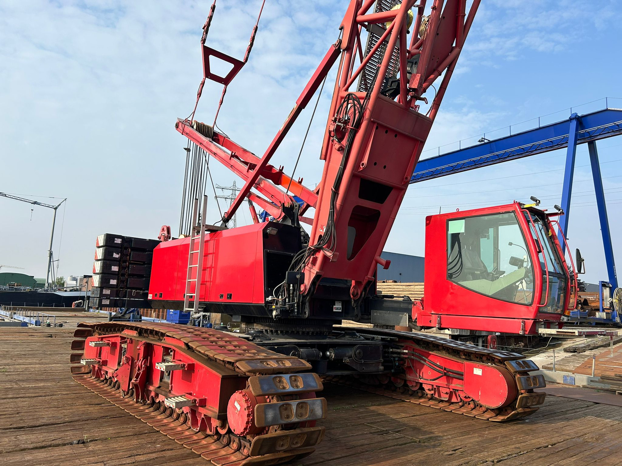 PVE CRANE RENTAL B.V. undefined: photos 2