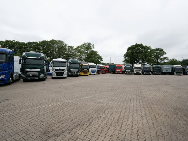 Hesselink Trucks B.V. - Annonce de vente undefined: photos 5
