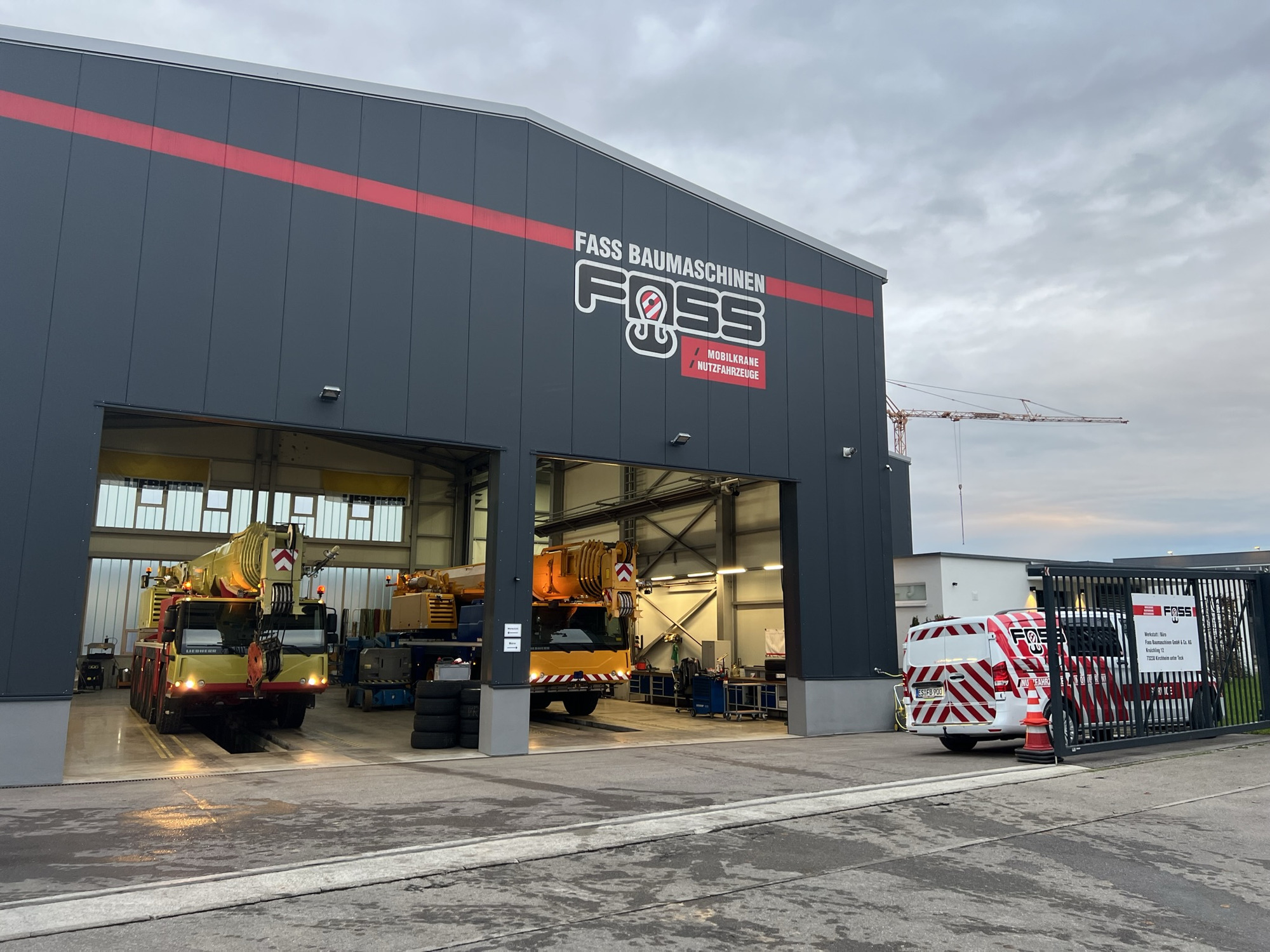 Fass Baumaschinen GmbH & Co. KG - Camions VOLVO - Année: 2024, diesel undefined: photos 1