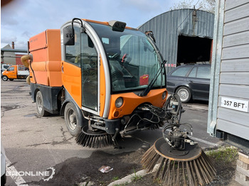 Balayeuse de voirie BUCHER