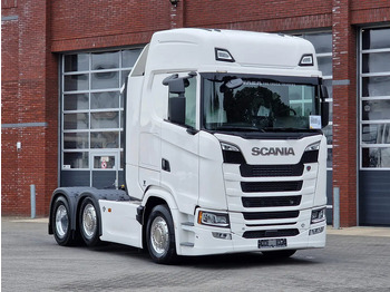 Tracteur routier SCANIA