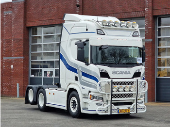 Tracteur routier SCANIA R 560