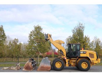 Chargeuse sur pneus CATERPILLAR 938M