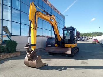Pelle sur chenille JCB