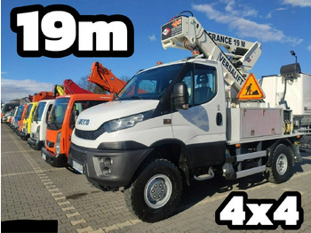 Camion avec nacelle IVECO Daily