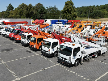 Camion avec nacelle NISSAN