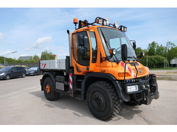 Camion plateau, Véhicule de voirie/ Spécial UNIMOG U400  405/12 AHK KLIMA ZAPFWELLE vorn SFZ KOMMUN: photos 3